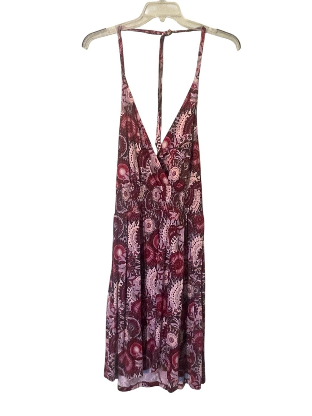 NWT- Lascana printed halter dress featuring crossover v-neckline. Size 12 - Picture 2 of 14